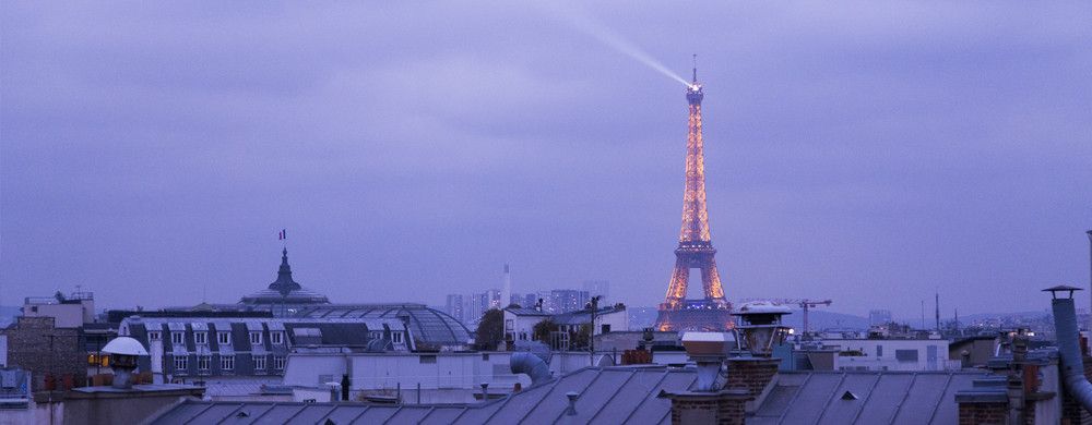 La Tour Eiffel a trop bu