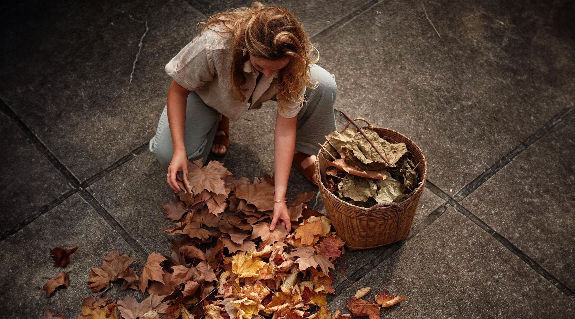 La chasseuse de feuilles