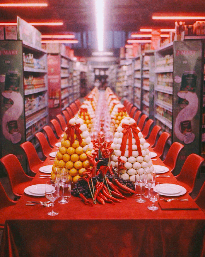 Le banquet dans un supermarché