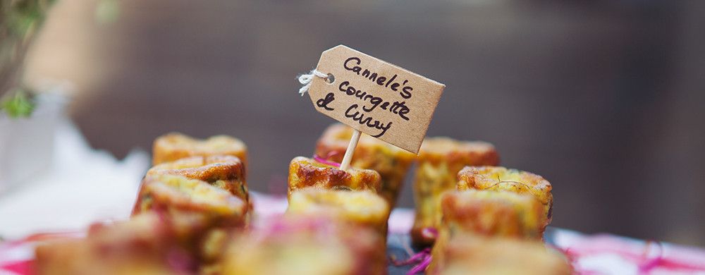 Cours de cuisine dans un jardin