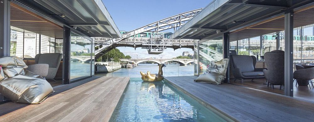Le premier hôtel flottant sur la Seine