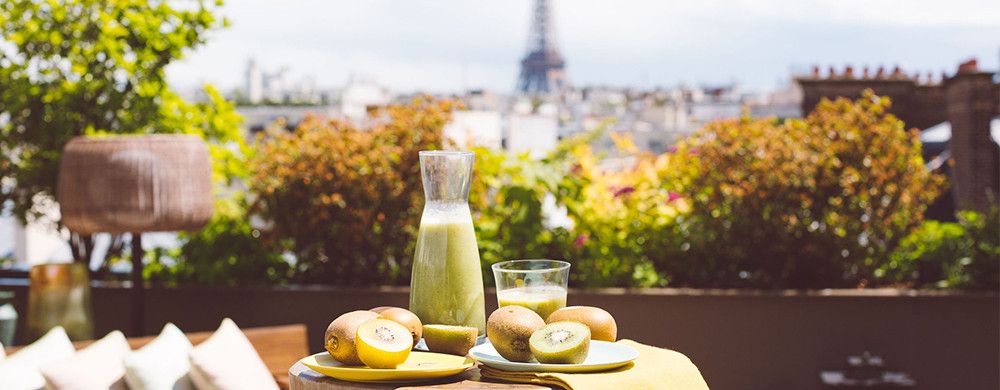 Rooftop. Petit Dej. Tour Eiffel.