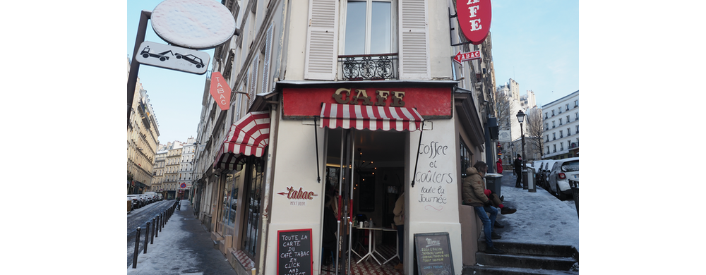 3 cafés brûlants à emporter