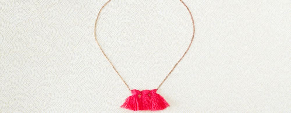 DIY collier à pompons